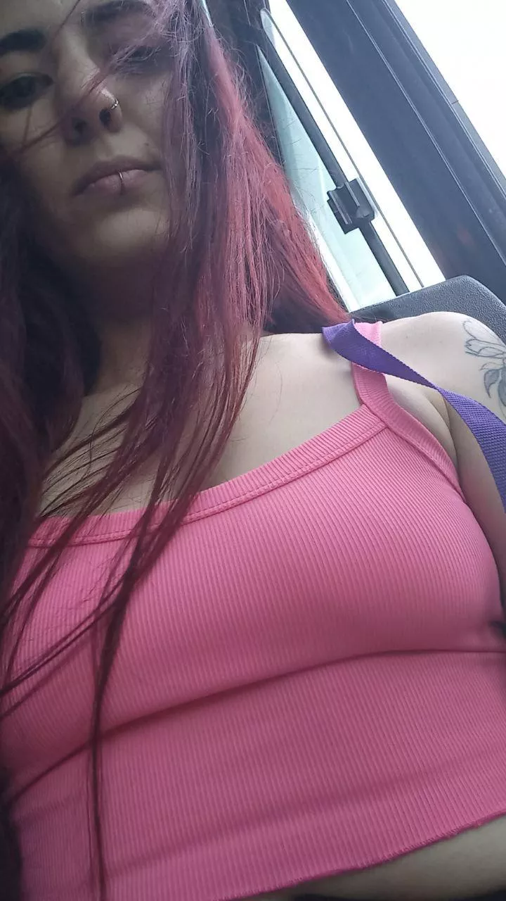 my look on the bus 🎀 😋 would u stare ?