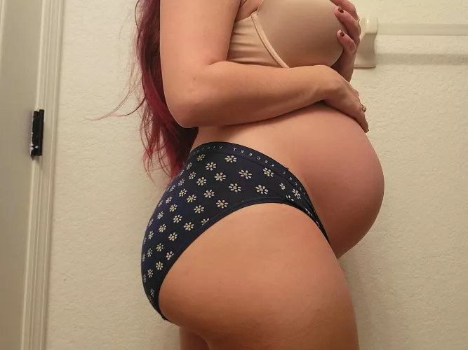 Pregnancy panties and content available!!