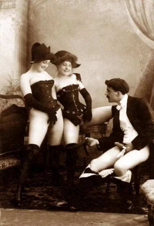 Sir, A charming fellow with a knowledge of instruments is summoned to appraise my harpsichord. Although G major may be elusive to some he was able to locate it almost immediately.