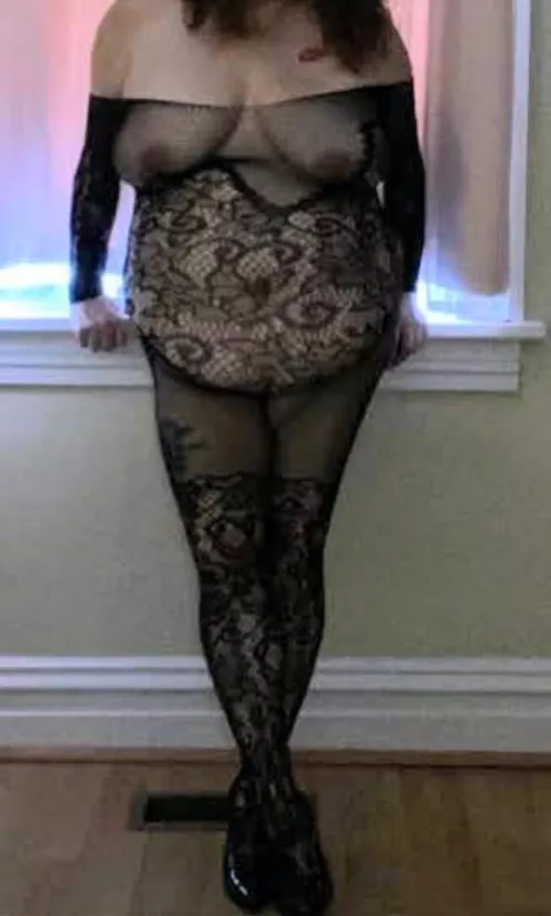 This is hubby's newest fuck toy. He leaves me at home to pound her and comes back to me tired and with empty balls