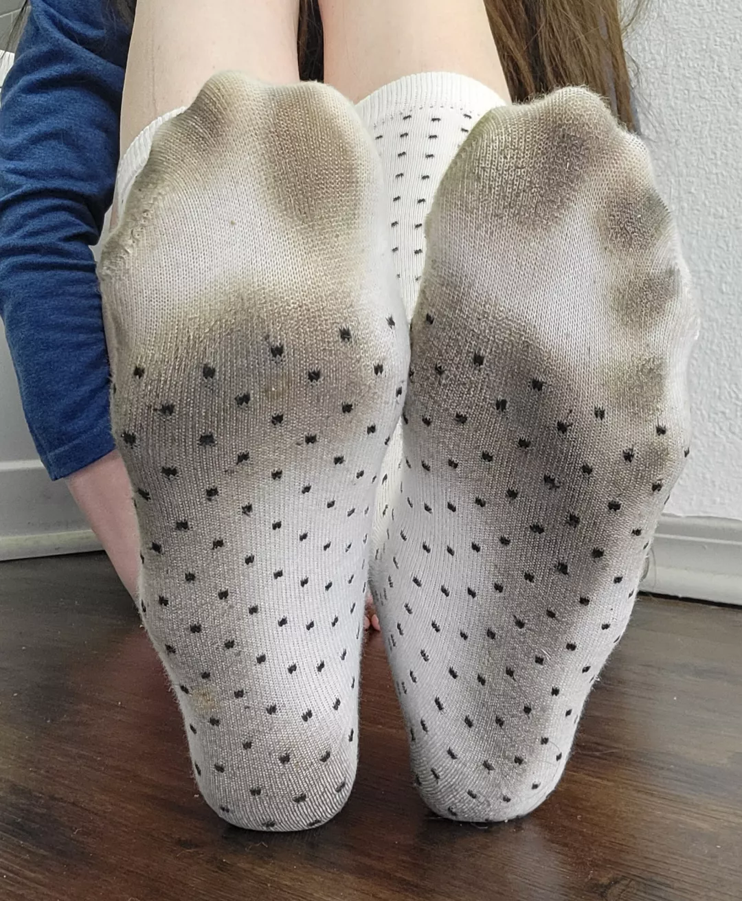 Would you like to take a whiff of my dirty white socks? 😘✨️