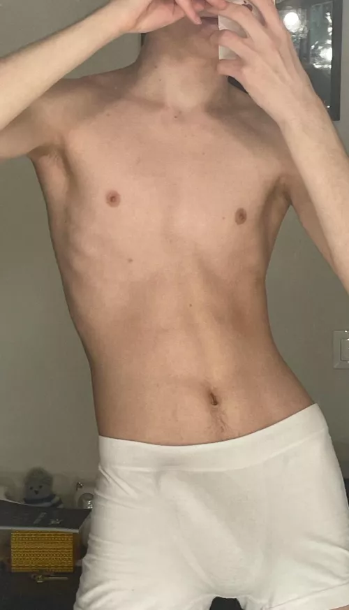 20 russia. into fit/skinny guys who show face. snap in bio