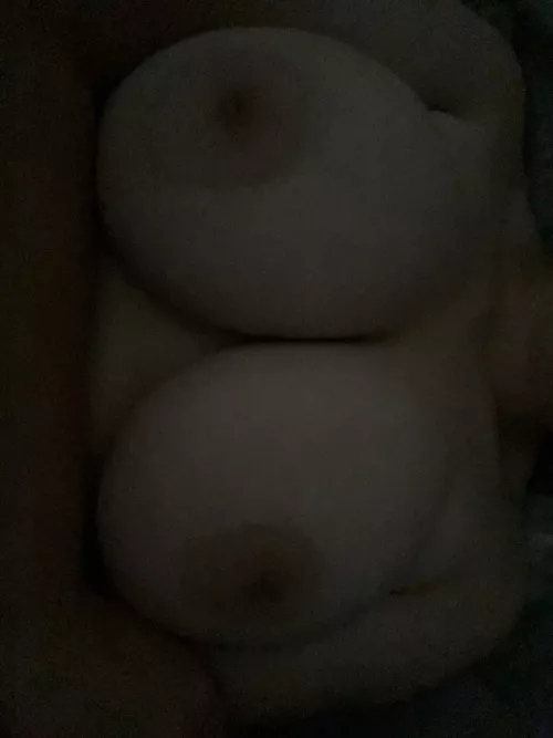 anyone wanna fuck? f18