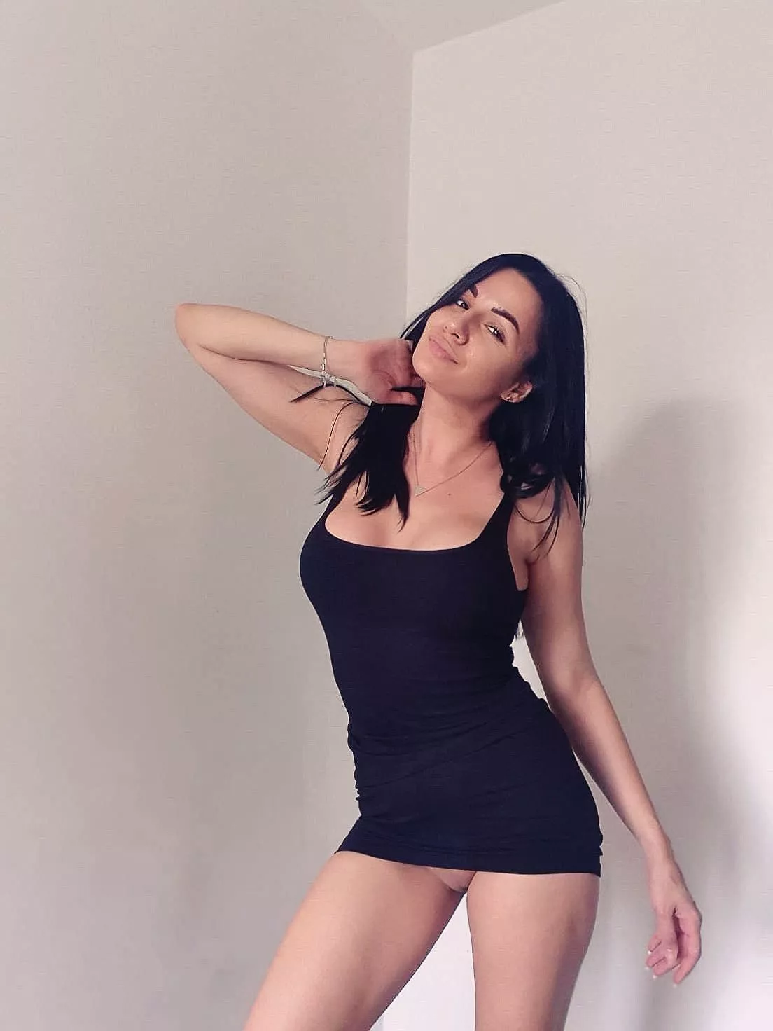 black looks so good on me