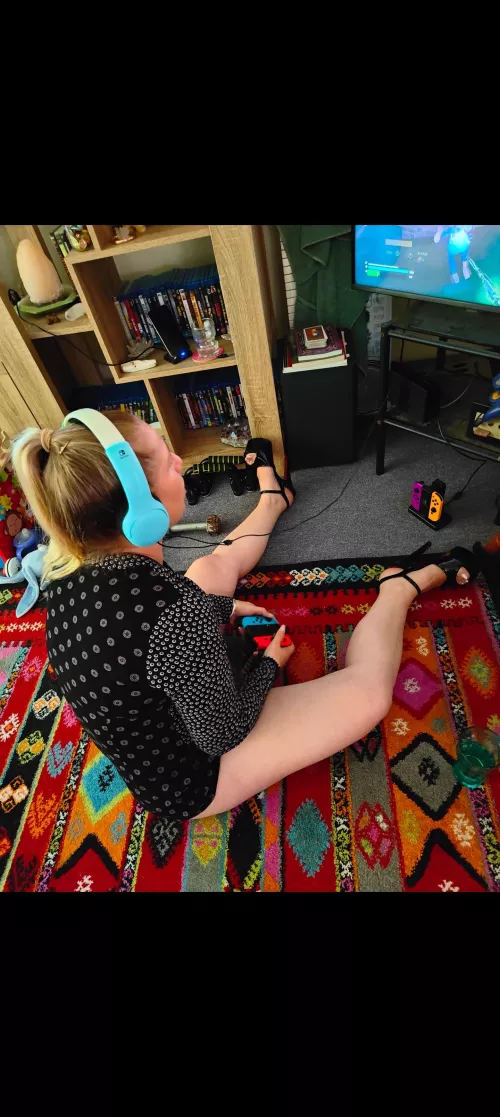 Dressed sexy so i can fuck between rounds