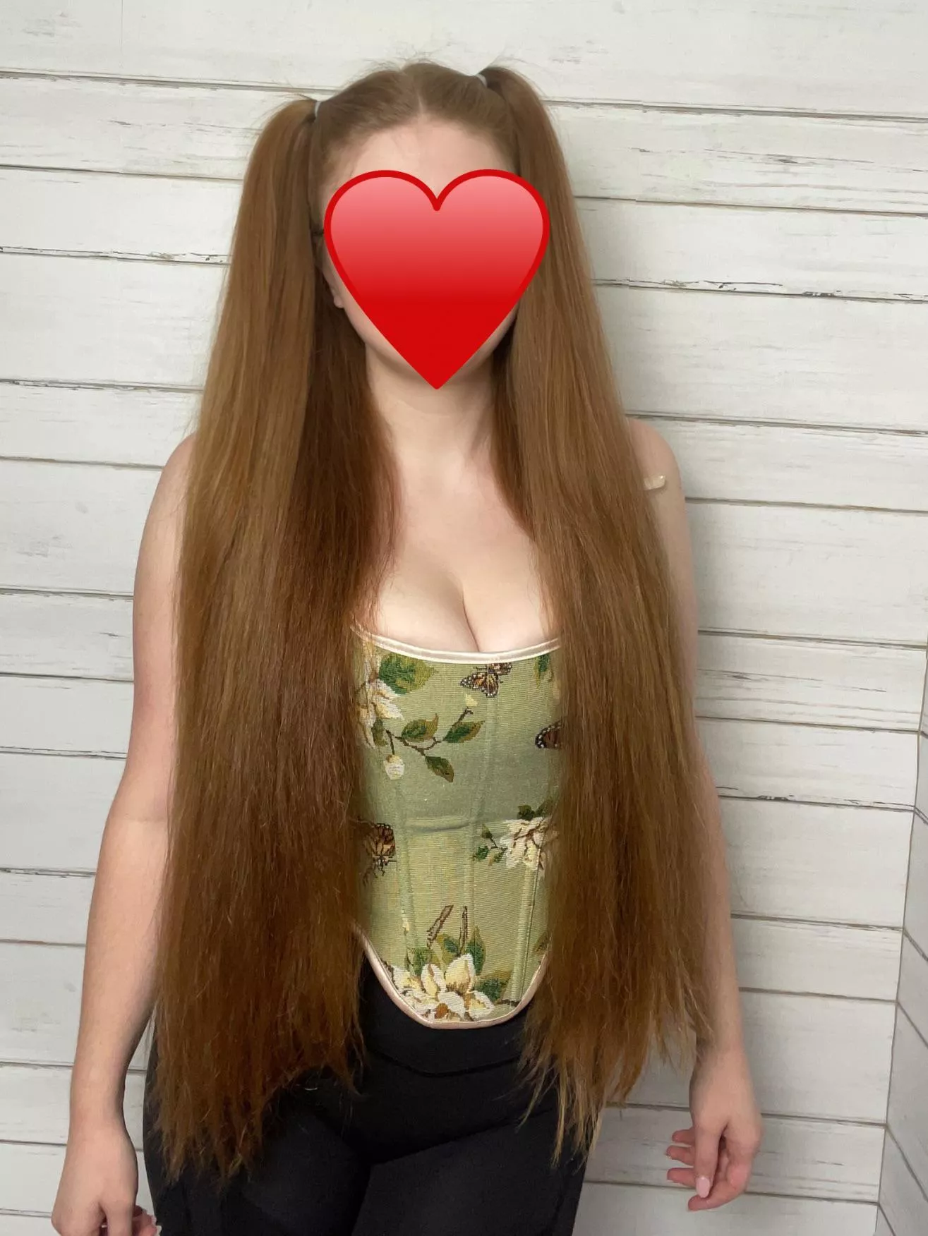 Friday night means I get to wear my hair down 🥰