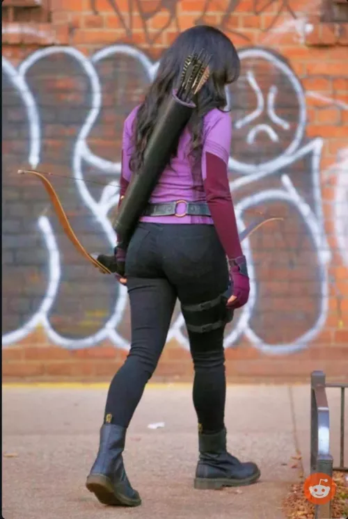 Hailee Steinfeld aka Kate Bishop