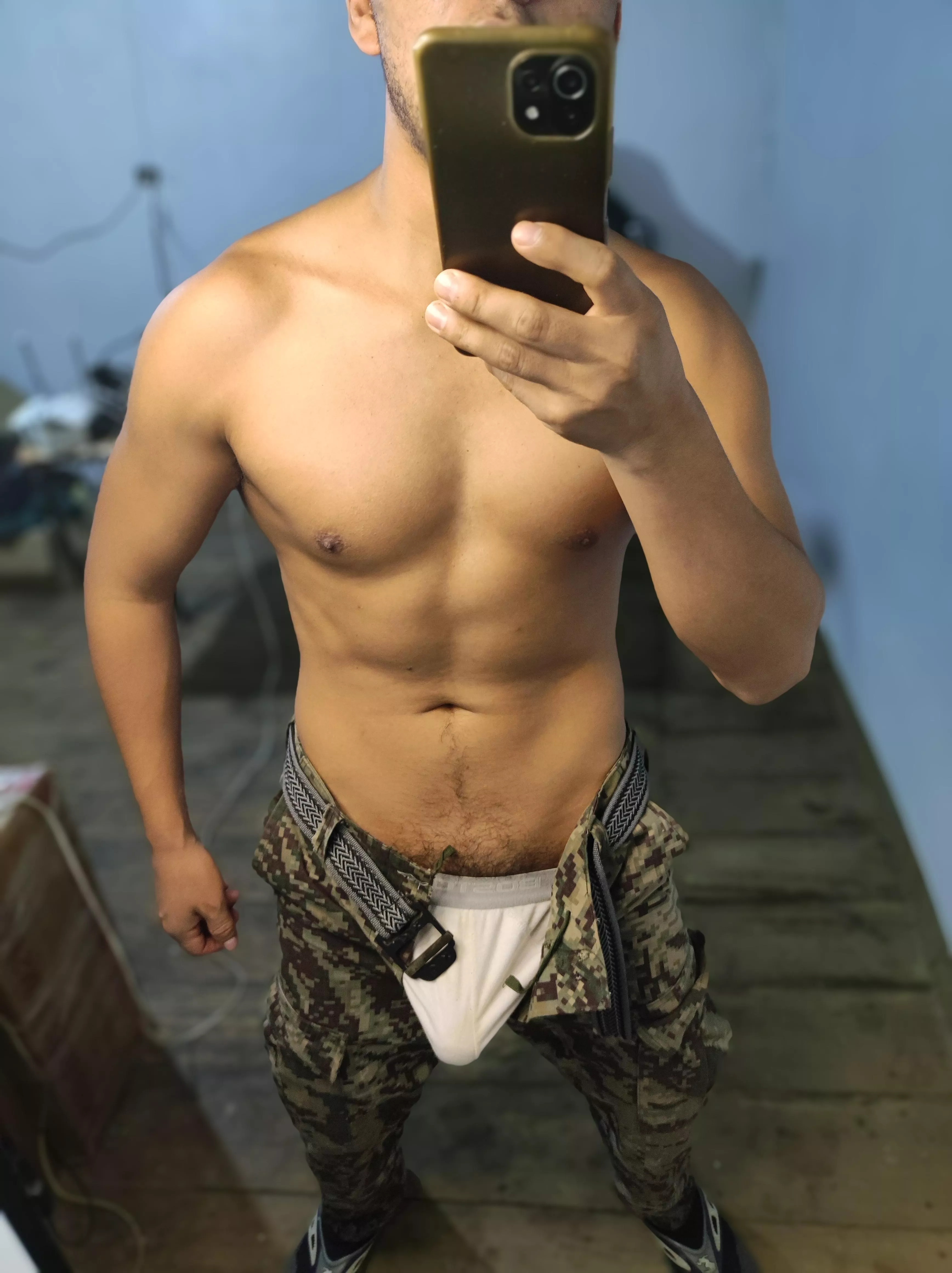 Hello, do you like a military man?