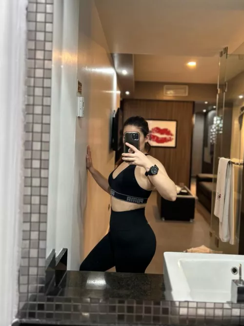 I like black leggings