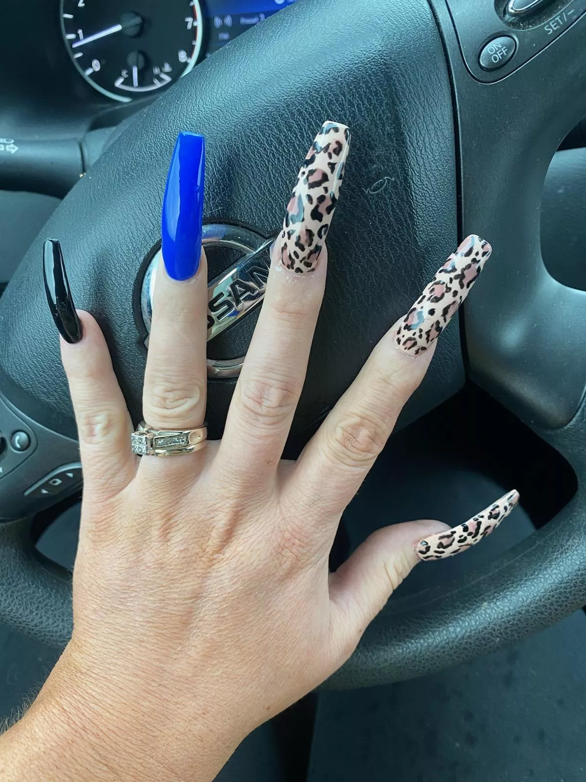 I like the blue. Do you?