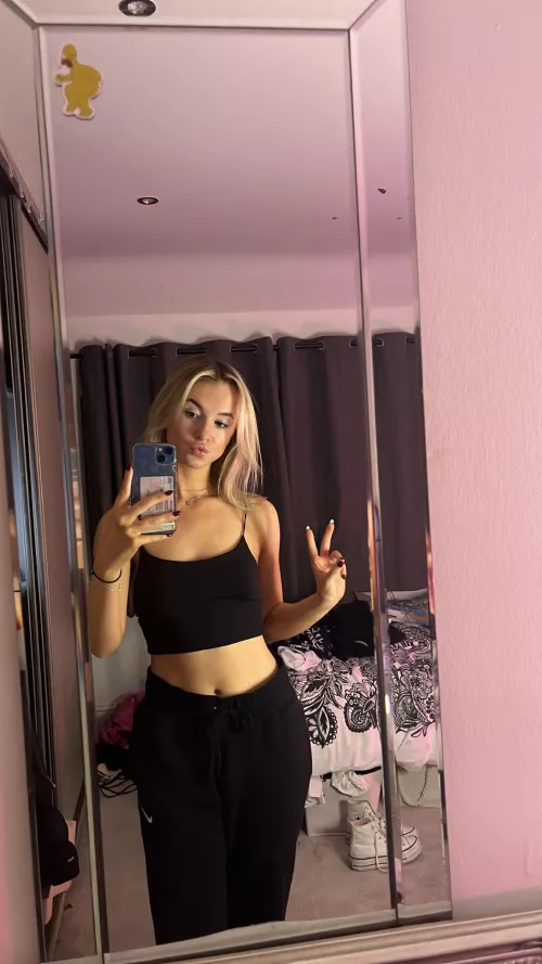 I really love how this one fits