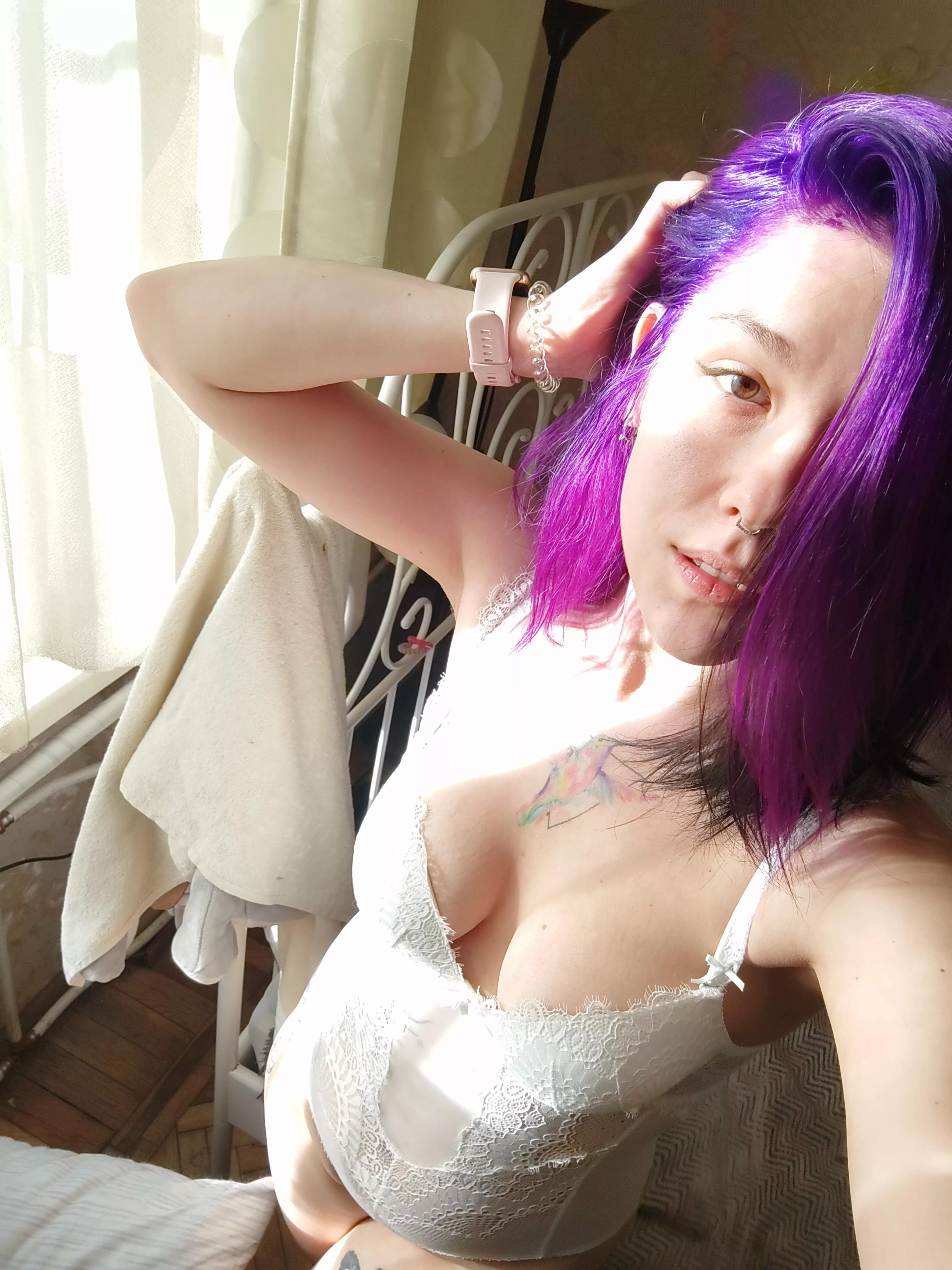 Love that white bodysuit, do you like it?