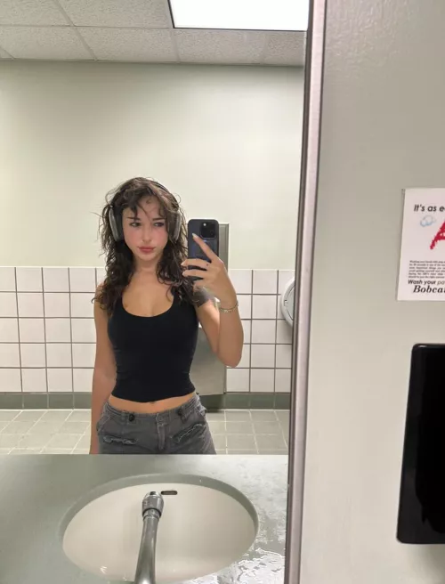 People always ask me if I’m 12 because I’m 4’11 🙄