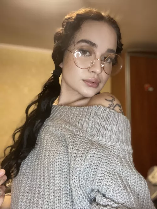 POV: 18 yo student who's willing to give her virginity in exchange for AAA grades, who's up to be my teacher?