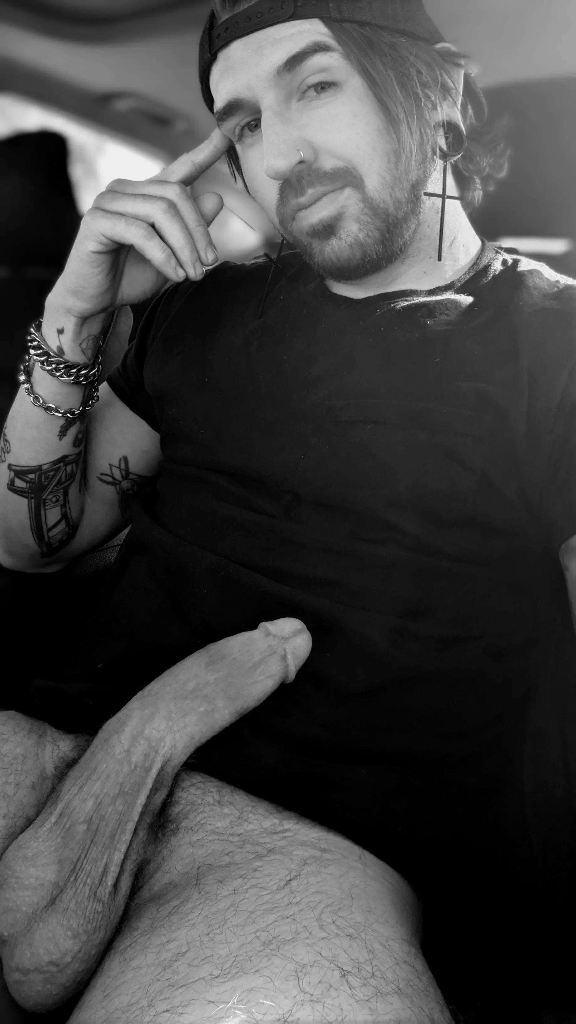 The neighbors wives love me 😍