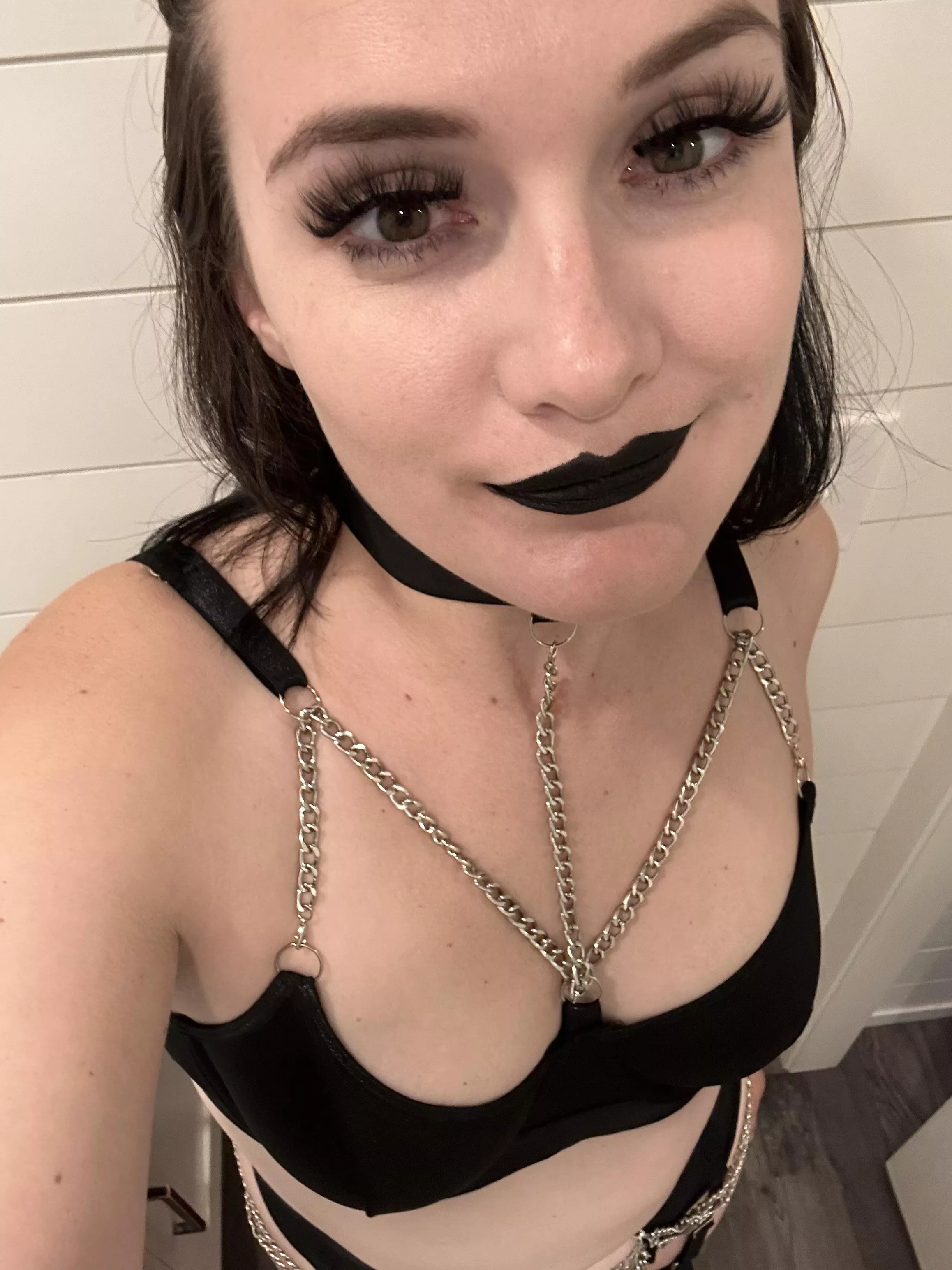 Think this is my favorite set to wear 🖤