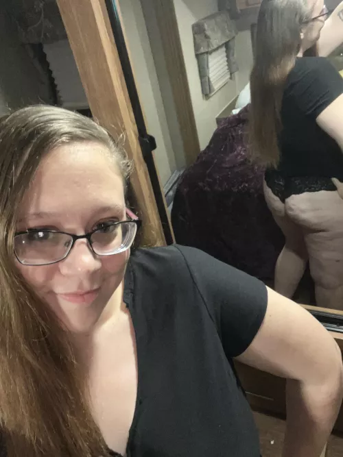 This MILFs Friday night fun!