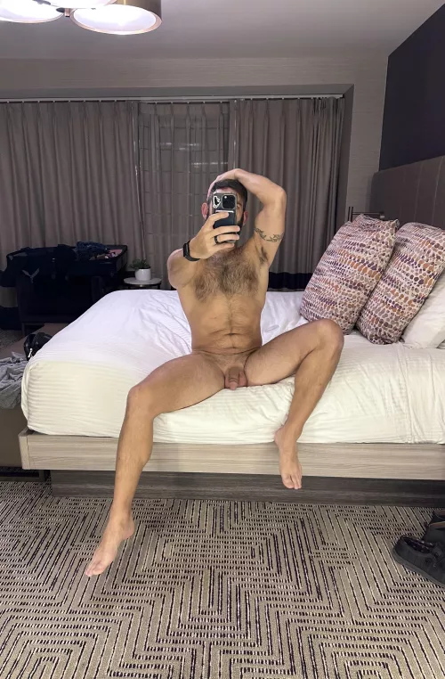 This mirror!! Vegas doesn’t disappoint. [37]