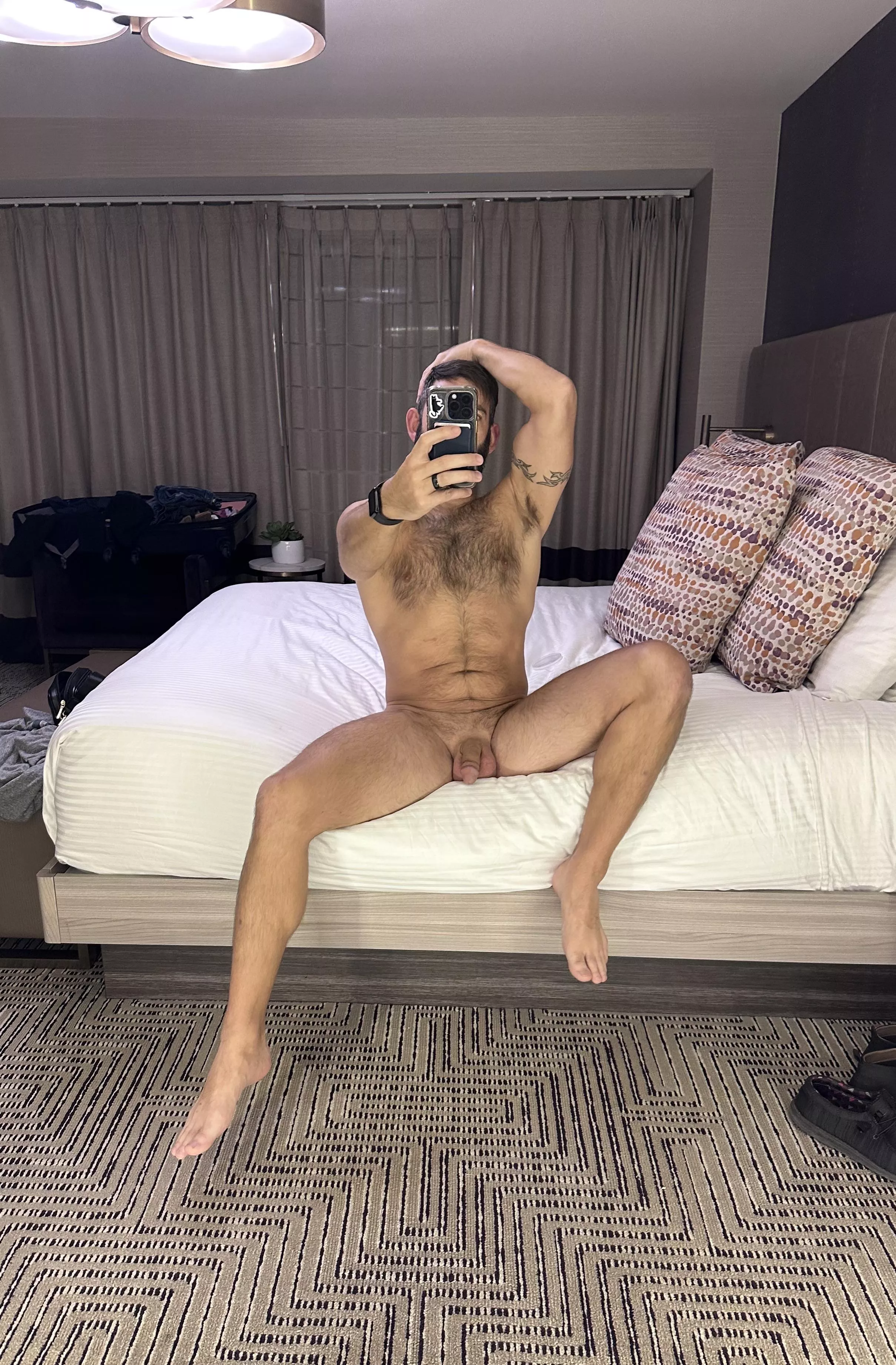 This mirror!! Vegas doesn’t disappoint. [37]