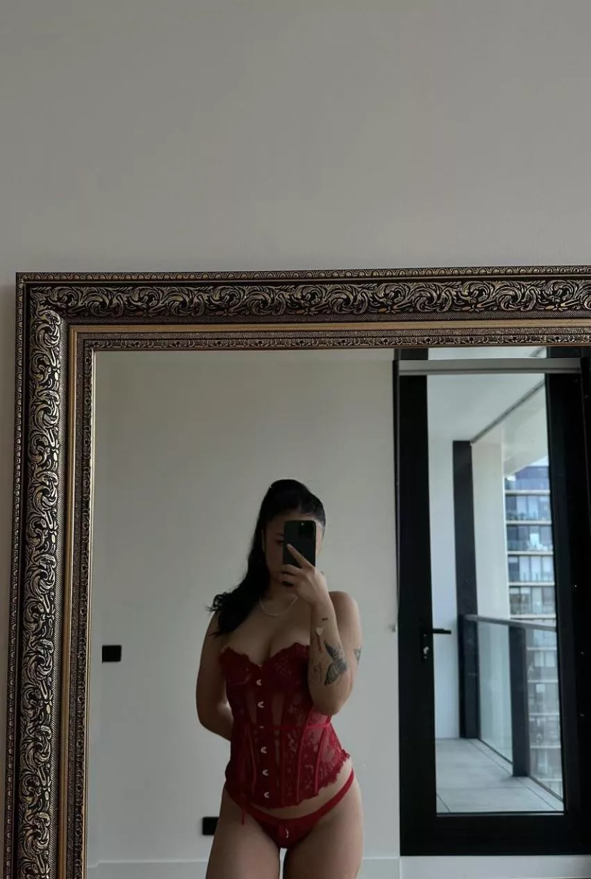 Voted most likely to steal your girl 😇