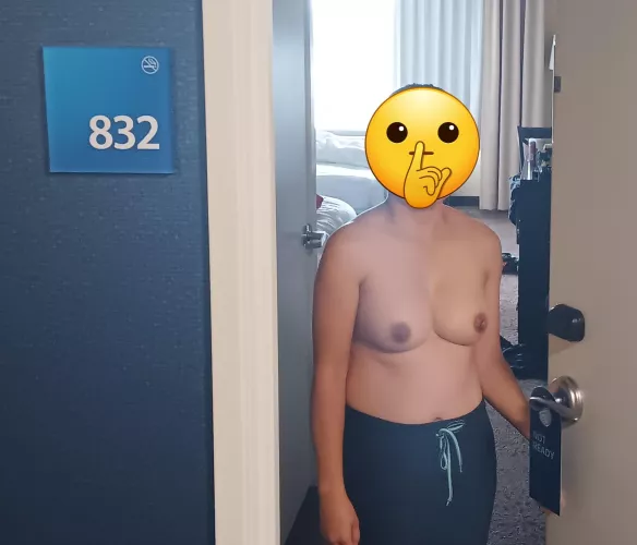 Welcome to room 832 (f)