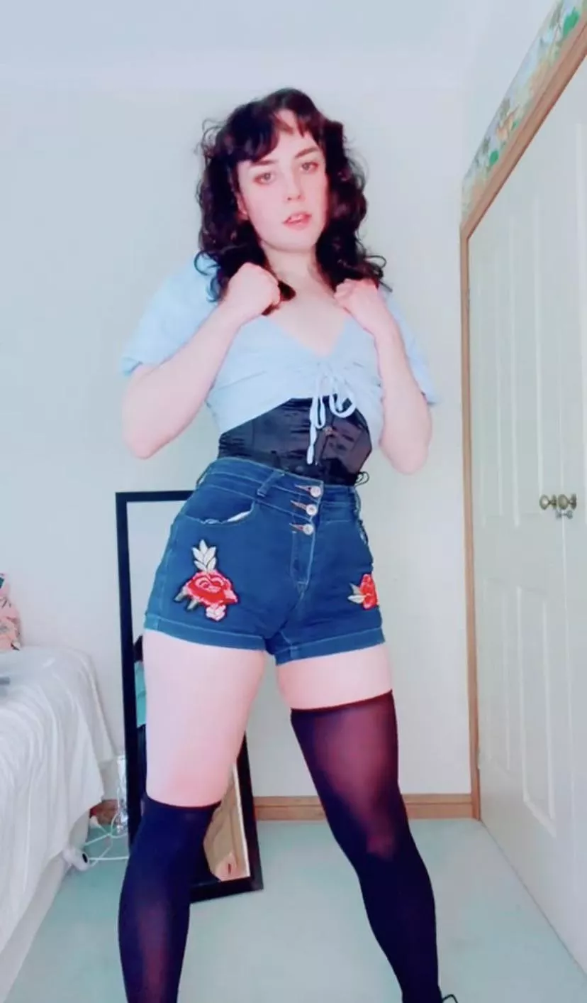 Whatcha think of countrycore femboy?