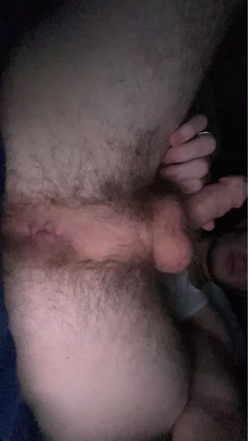 Who likes hairy ass