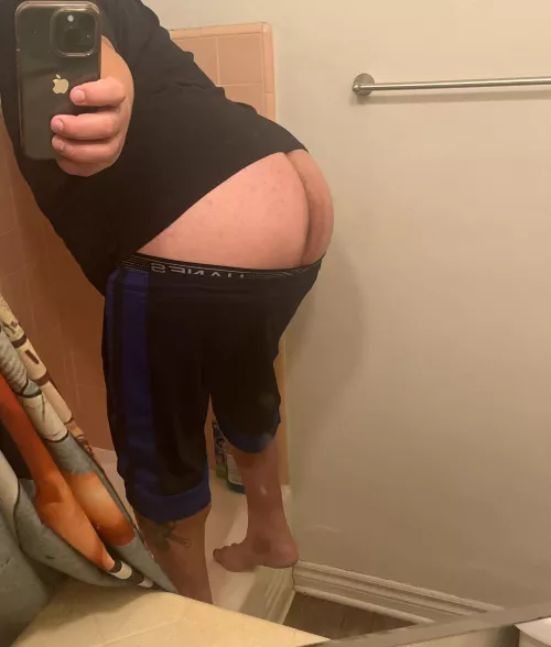Working on that ass. Fuckable?