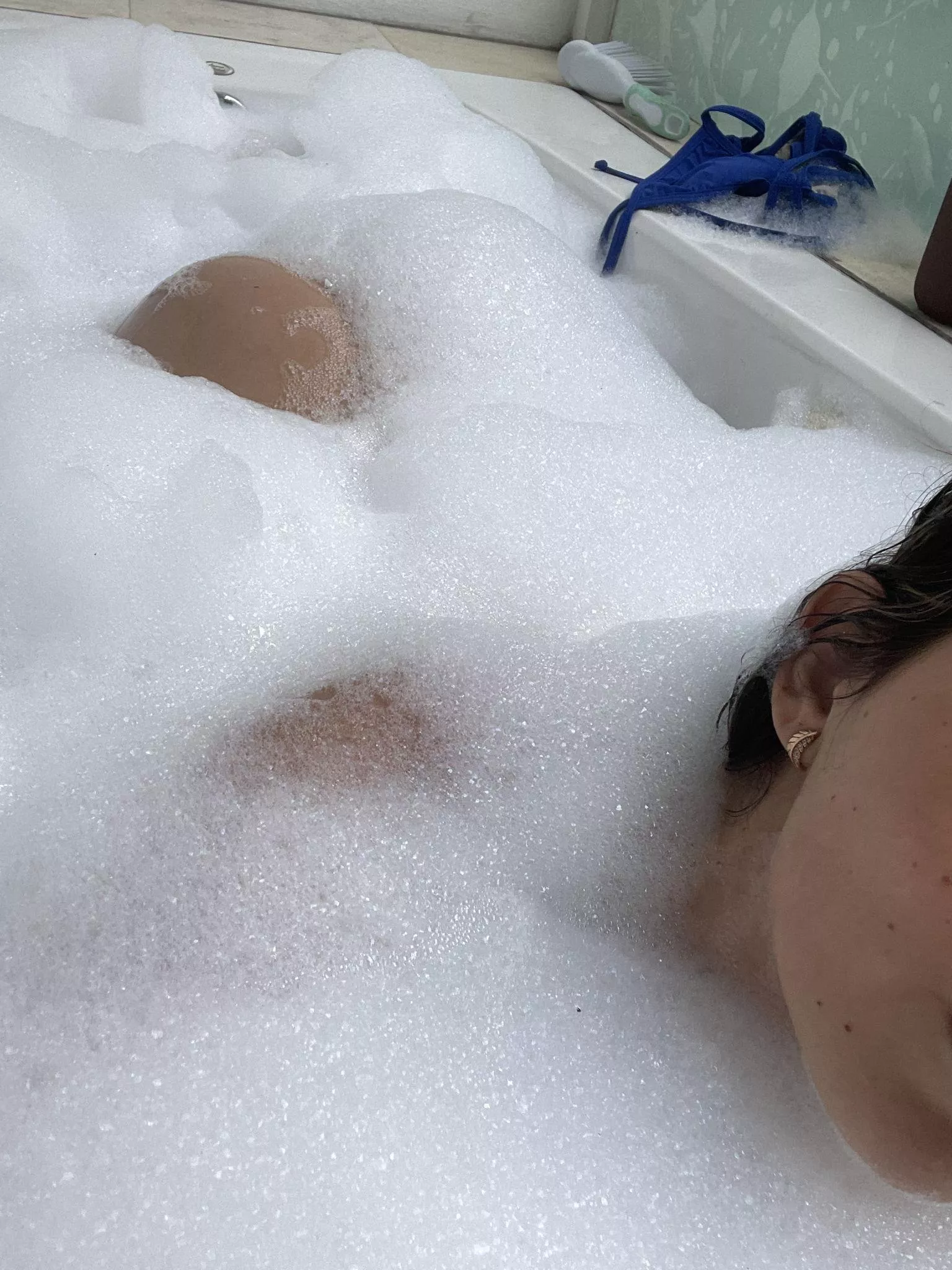 Would you eat my behind in this tub