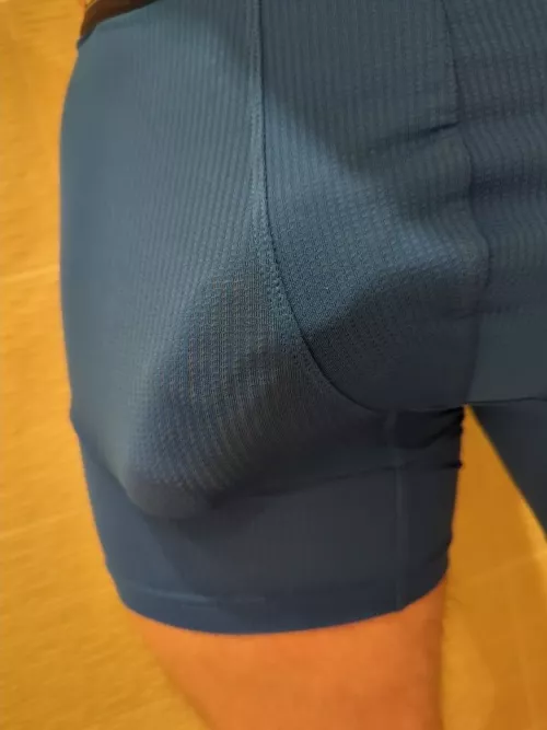 Would you say anything if you saw this in the gym? 😳🍆