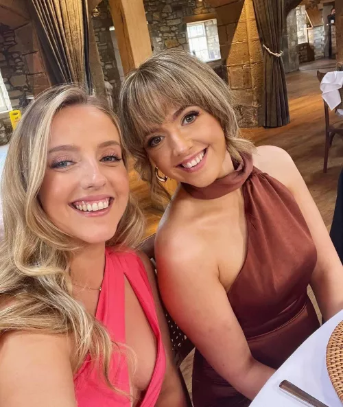 [2] Blonde or Brunette?