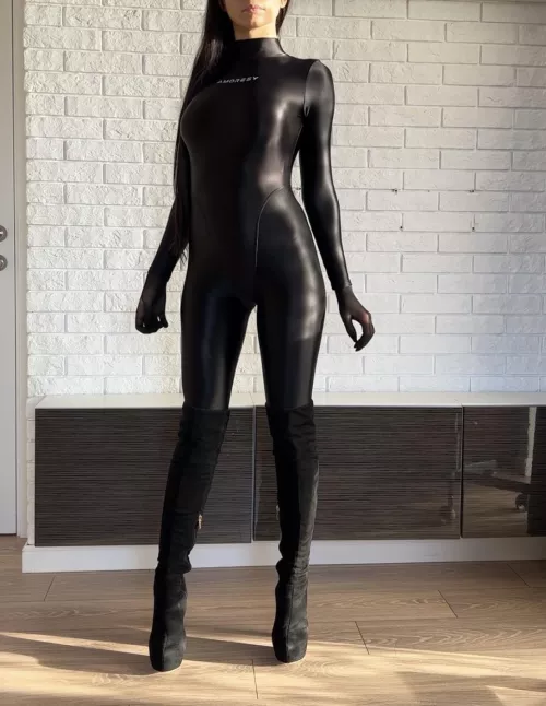 All black never fails 🖤