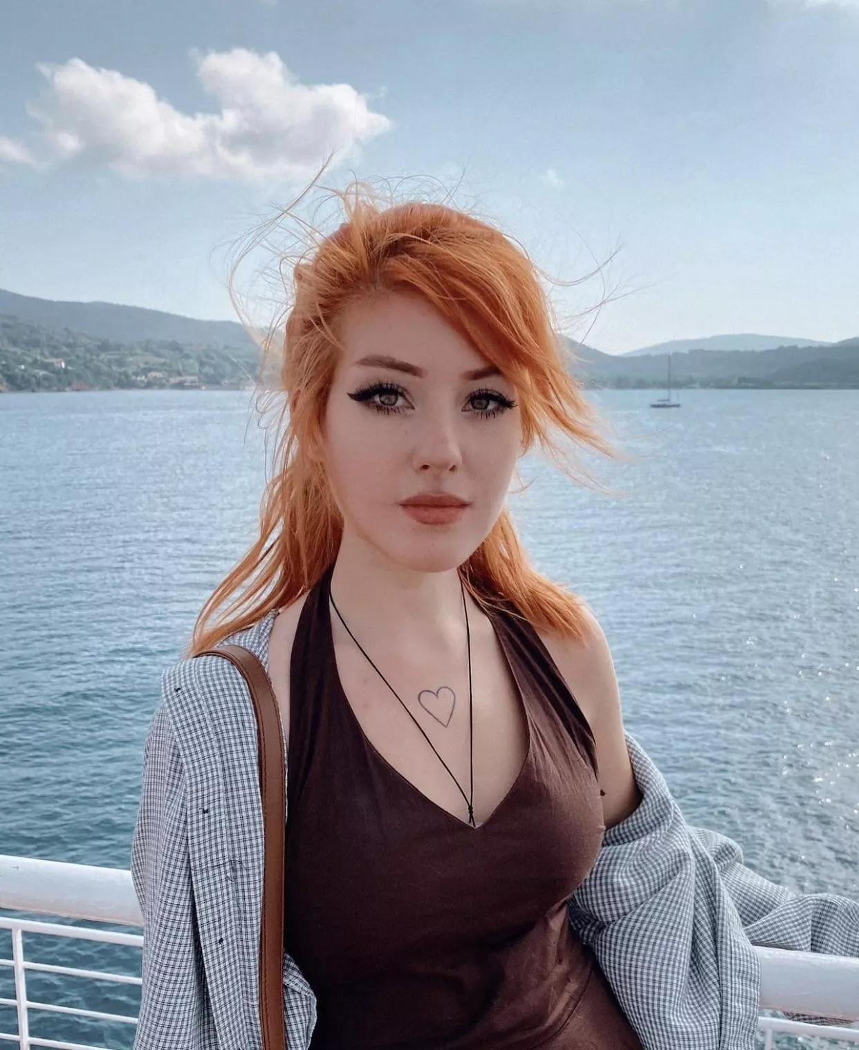 Am I considered beautiful😅