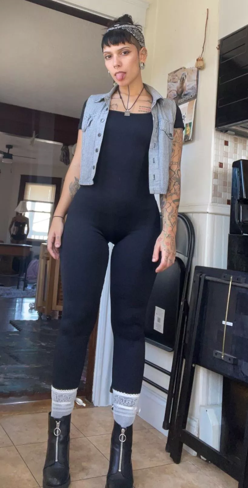 Another day another outfit post🤠