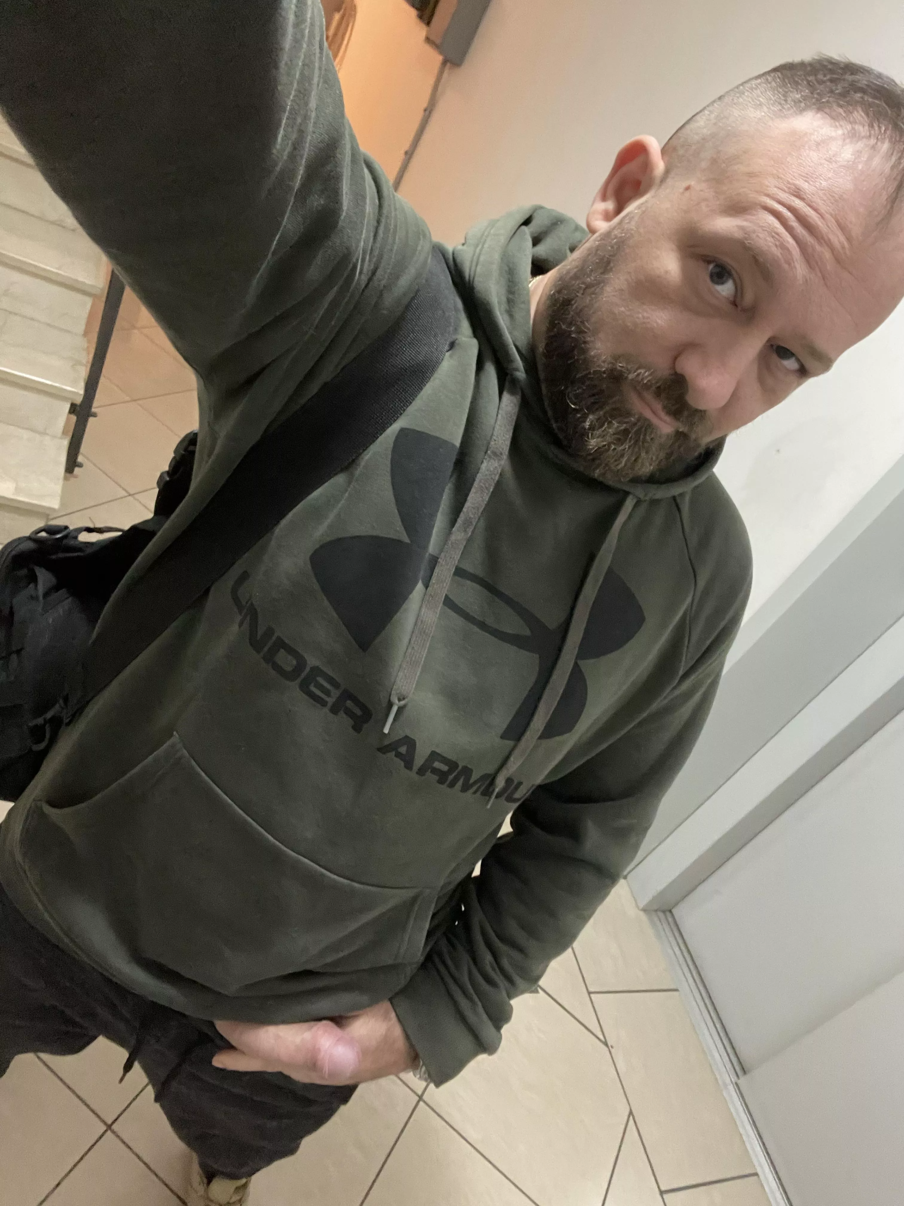 Bad (43) Italian Dad is waiting for you on the stairs of the building, where are you?