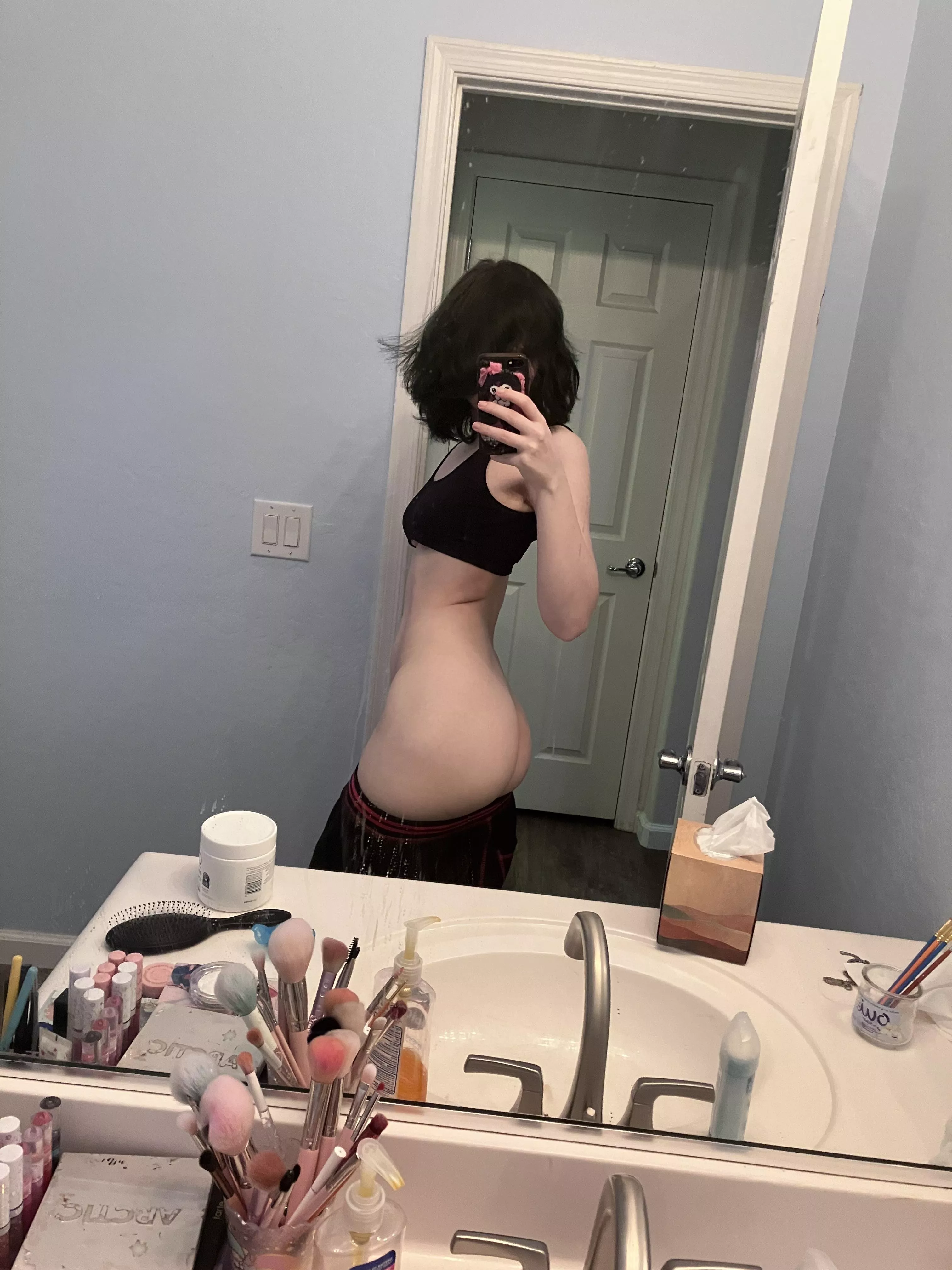 Beg I could crush your skull with me legs ;)