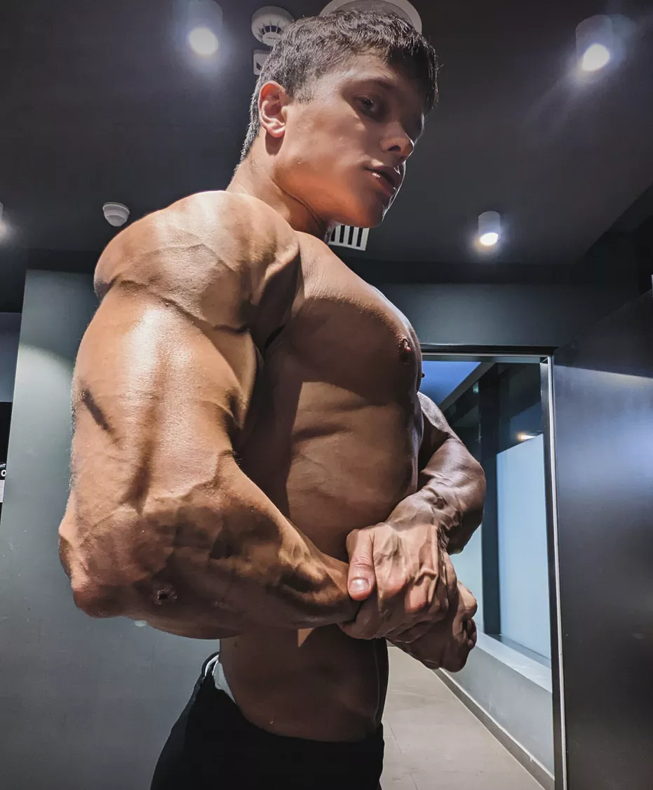 big pump at the gym today :D