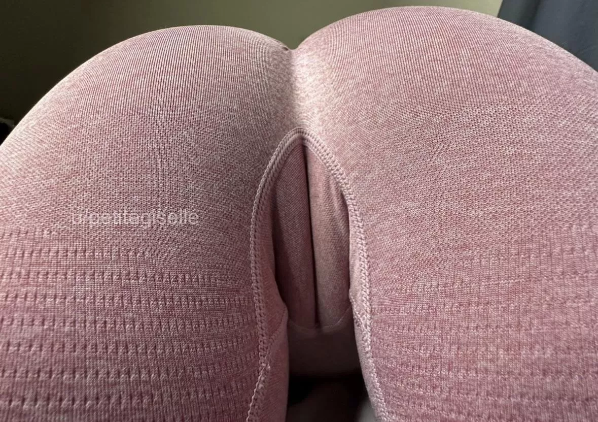 Can I get a kiss? 🫦