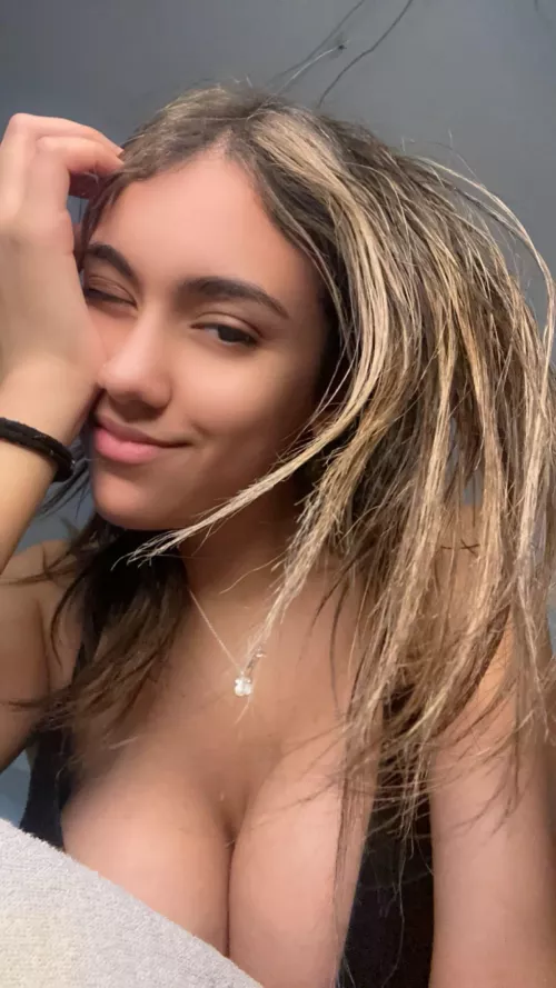 Do my natural big boobs match my face at F19?