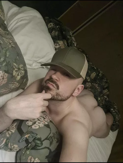 Does me and my humble ass fit in here? Are we cute enough? 🤔🍑