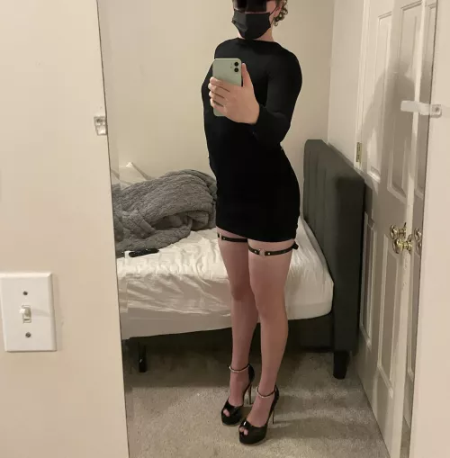 Femboy in heels feels good