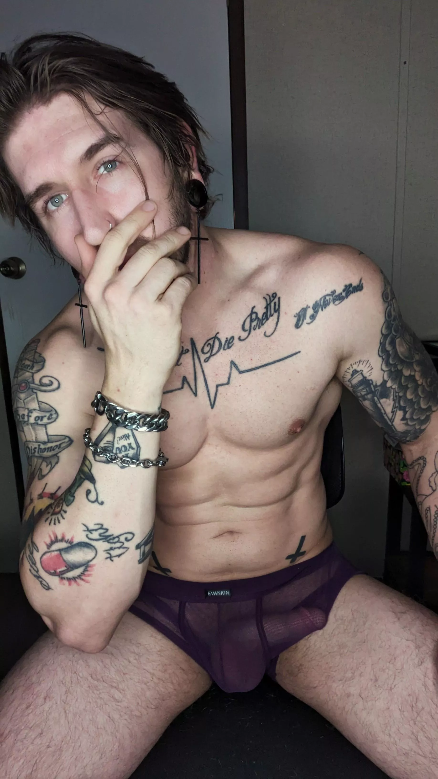 Good morning! Say it back 🖤