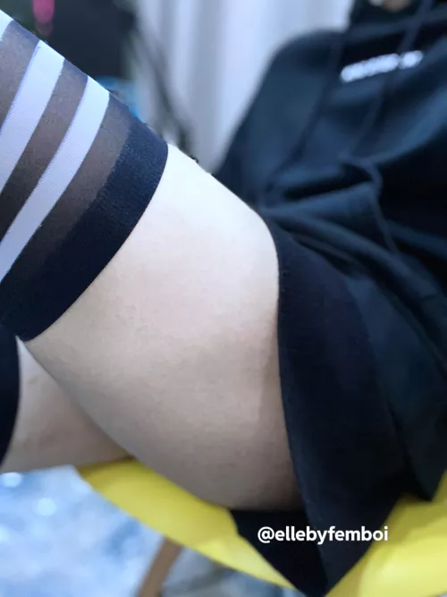 Hope My thigh can make u confused also i got a new skirt