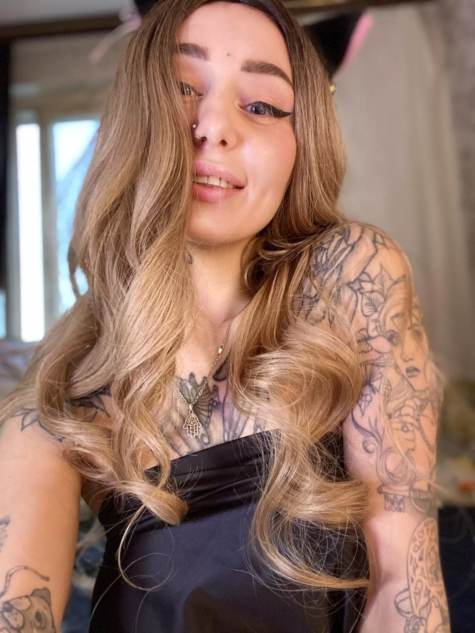 Hot pussy wants to play