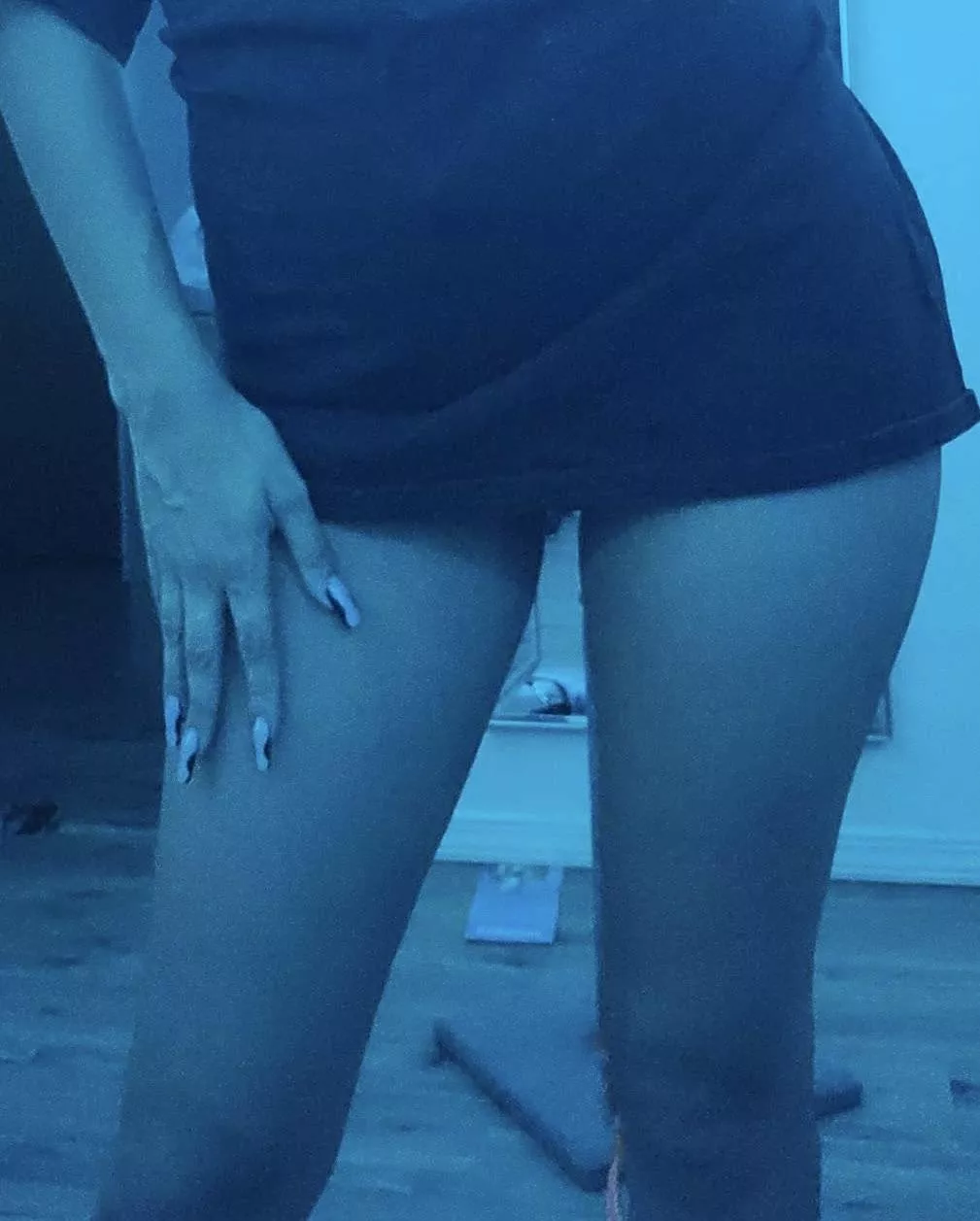 I can’t believe the only picture I have with these nails is this one 😭