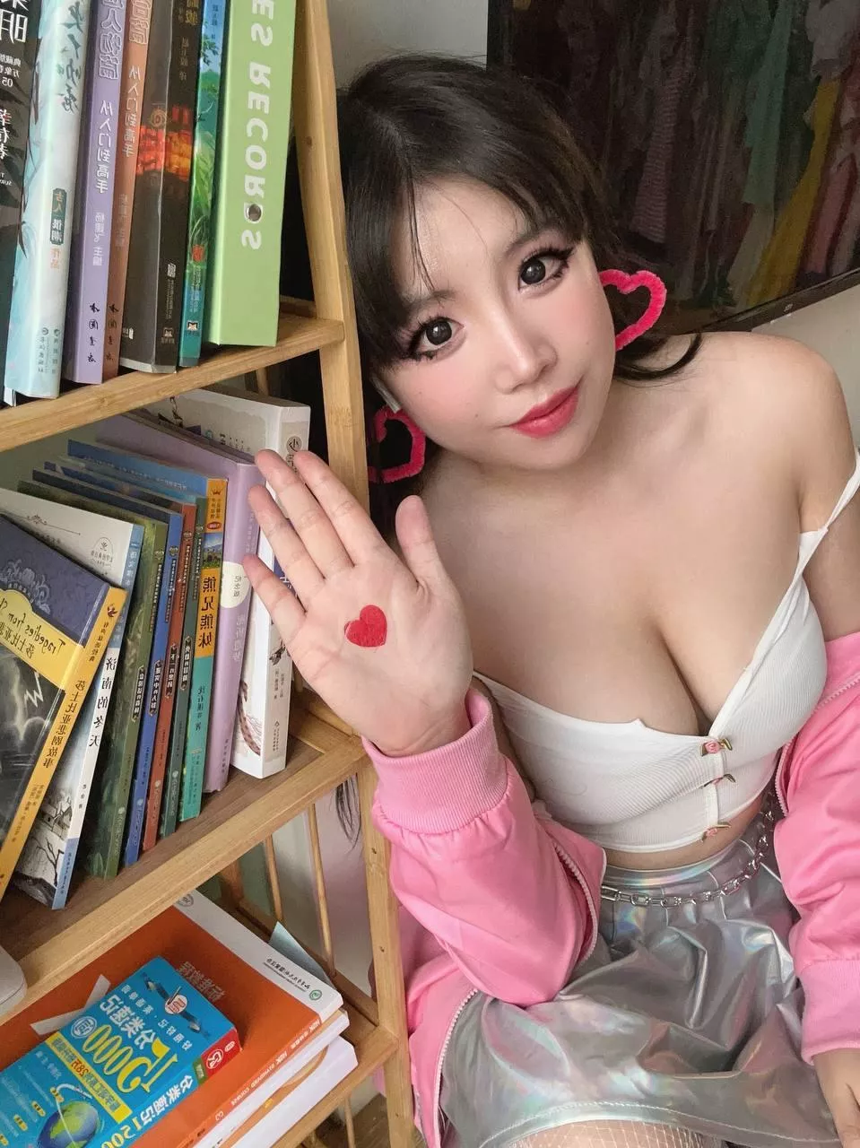 I love it when you stare at me like I'm the sexiest thing you’ve ever seen ;)