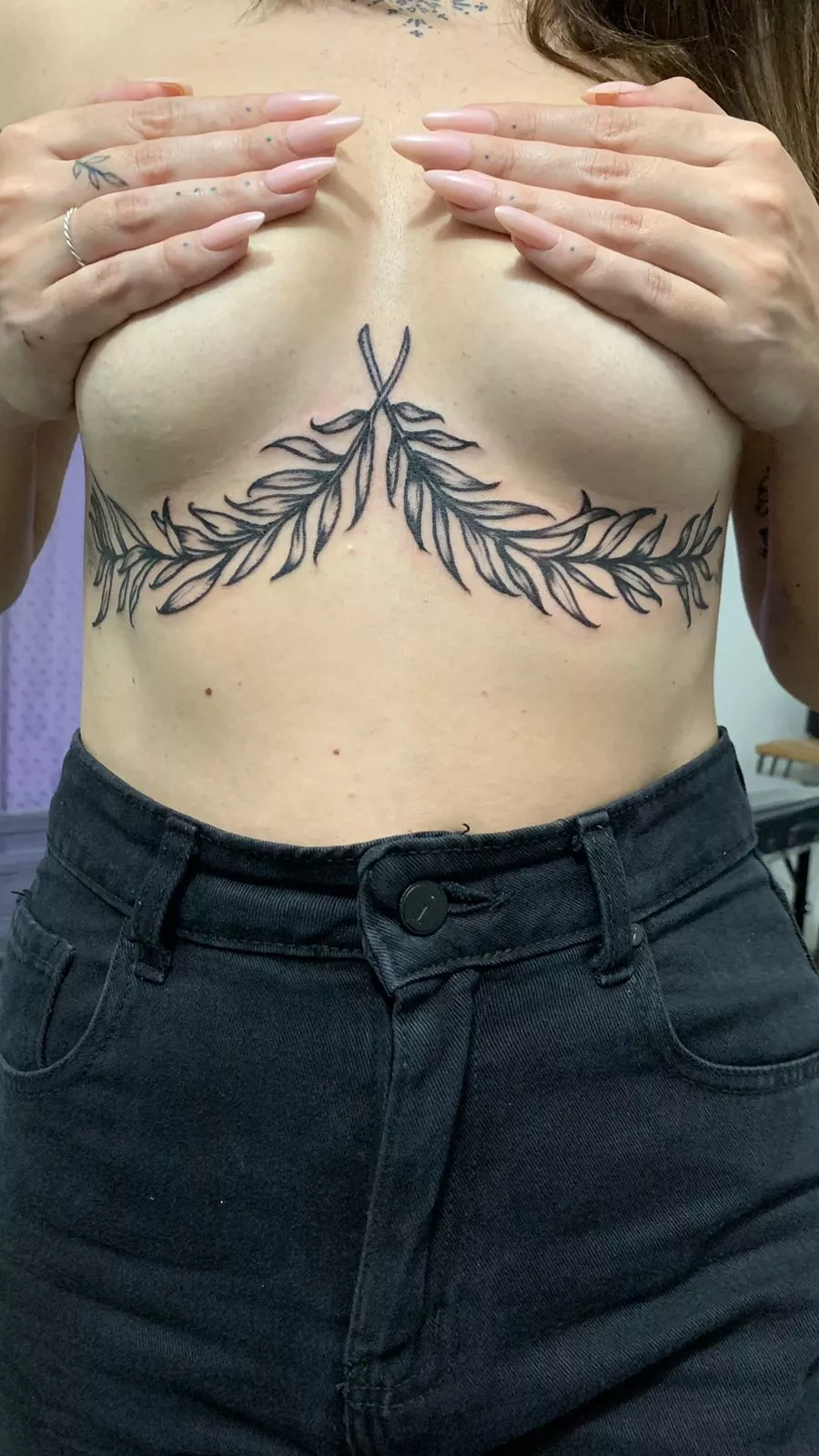 I stop by Qui to show you my new tattoo and also my beautiful nails.