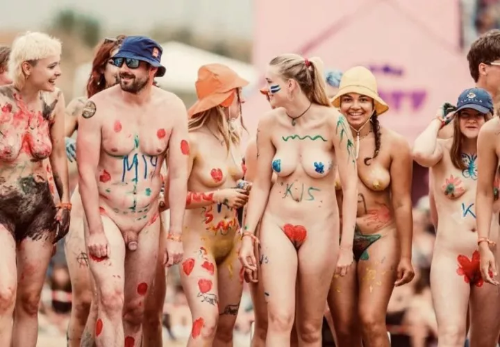 I’d love to have been part of the body painting team!