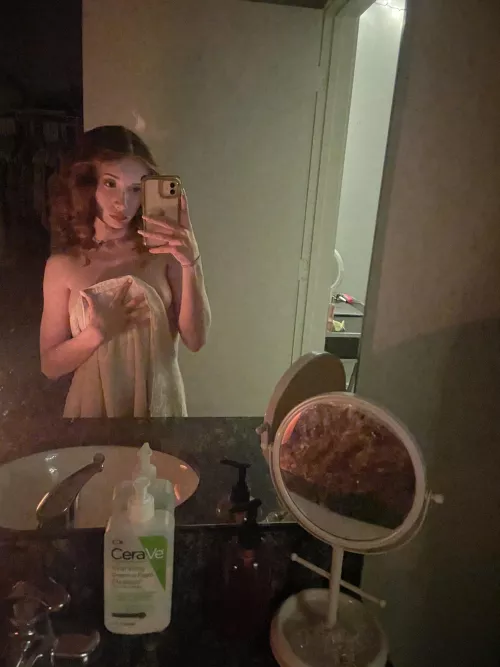 in bw all the girls, ill do anything to be your fav 18 y/o red head <3