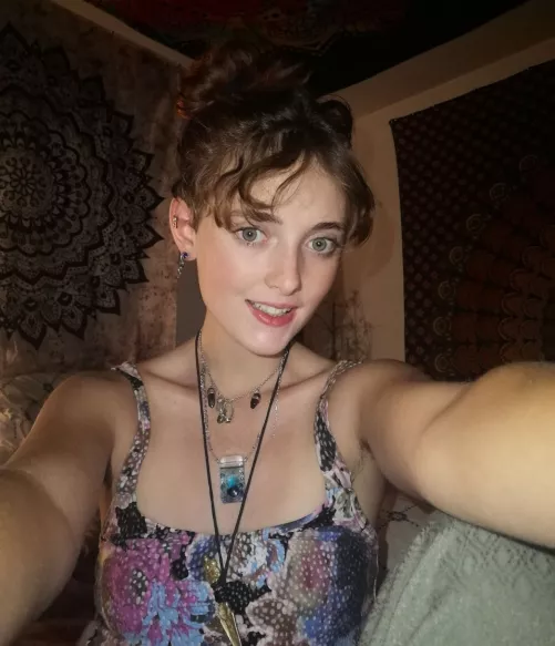 Just a face of a girl happyy about her life F18 (IUTR)